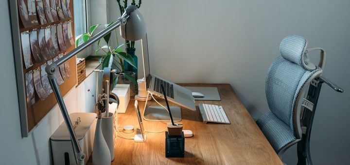 Laptop stand